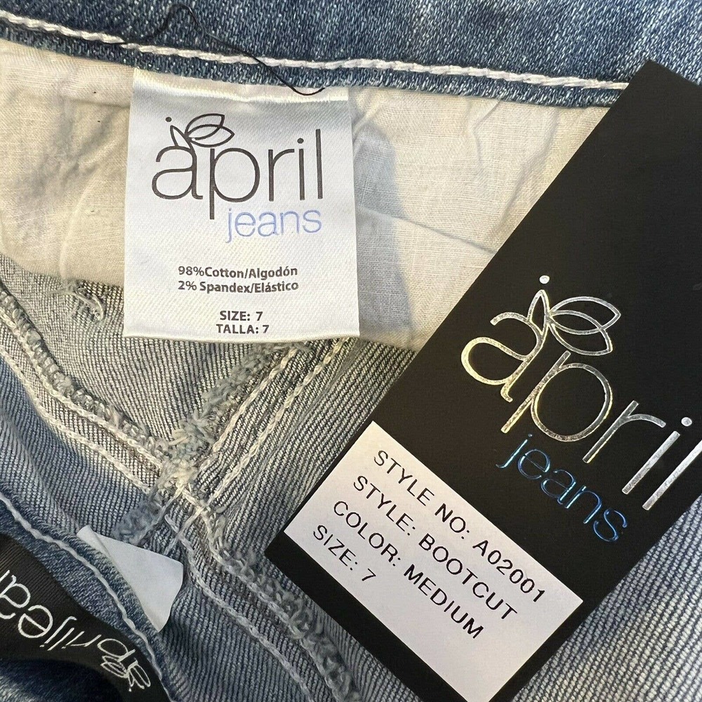 April Bootcut Jean Distressed‎ Size 7 New - Picture 6 of 6
